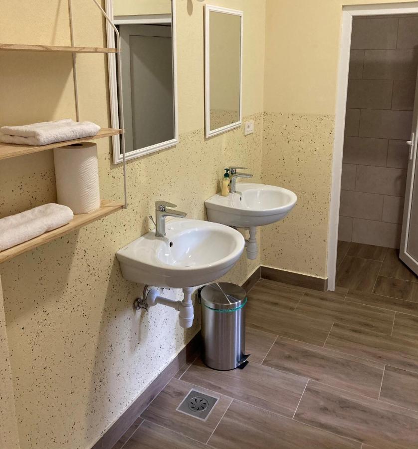 מלון Makole Glamping Naselje Zeleni Turizem מראה חיצוני תמונה