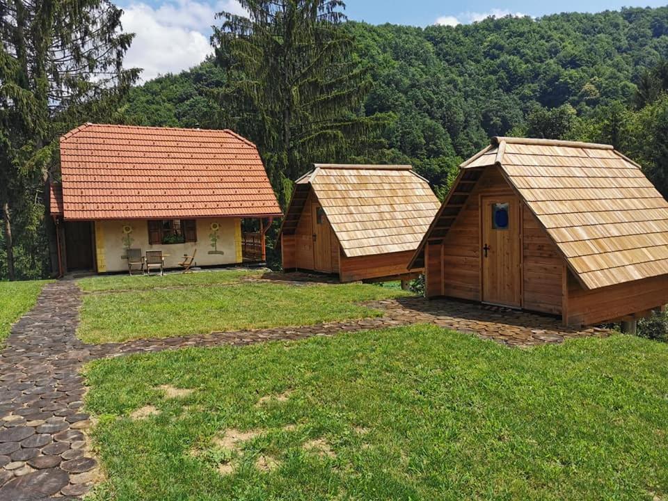מלון Makole Glamping Naselje Zeleni Turizem מראה חיצוני תמונה