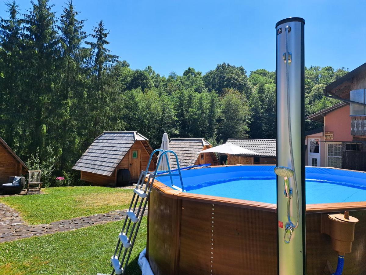 מלון Makole Glamping Naselje Zeleni Turizem מראה חיצוני תמונה
