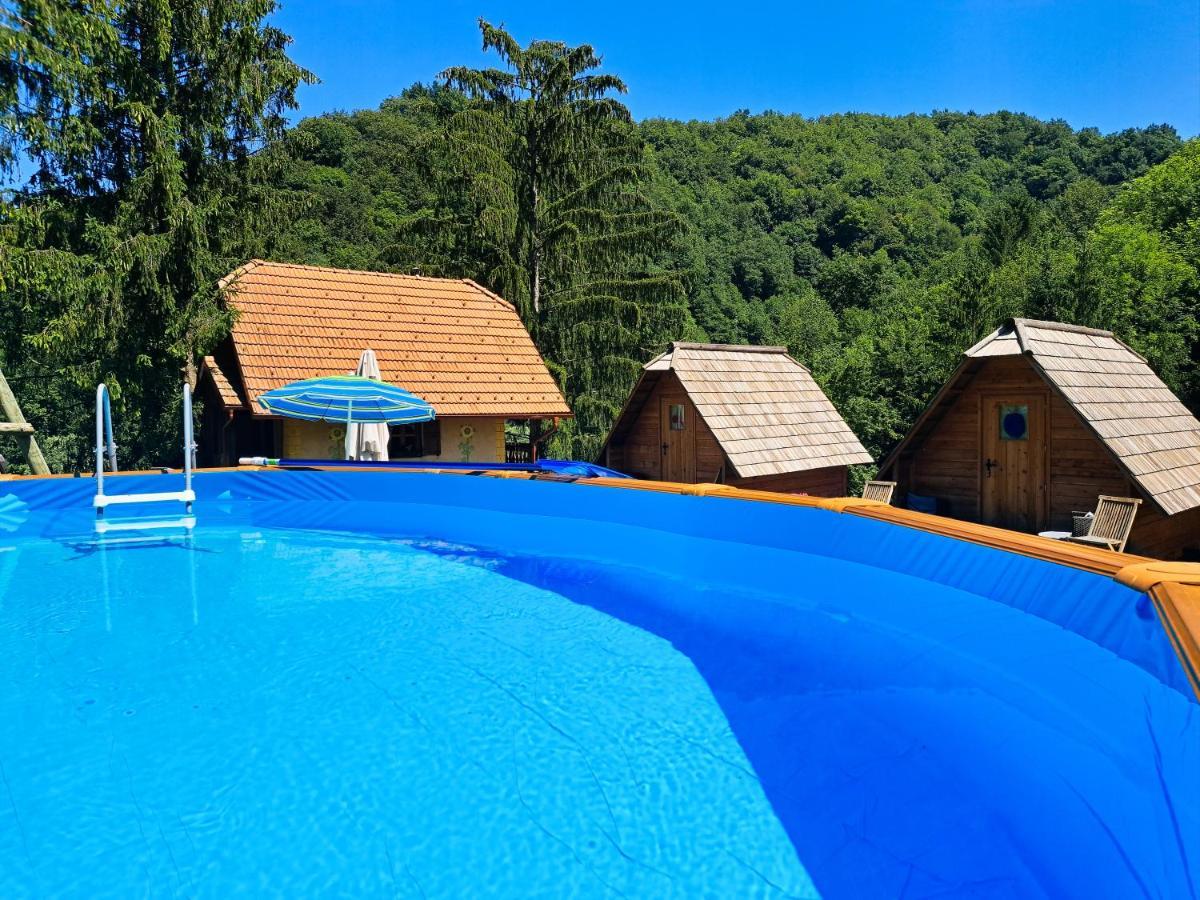 מלון Makole Glamping Naselje Zeleni Turizem מראה חיצוני תמונה